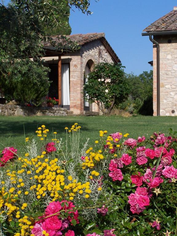 Апартаменты Poggetto Di Montese Сан-Джиминьяно Номер фото