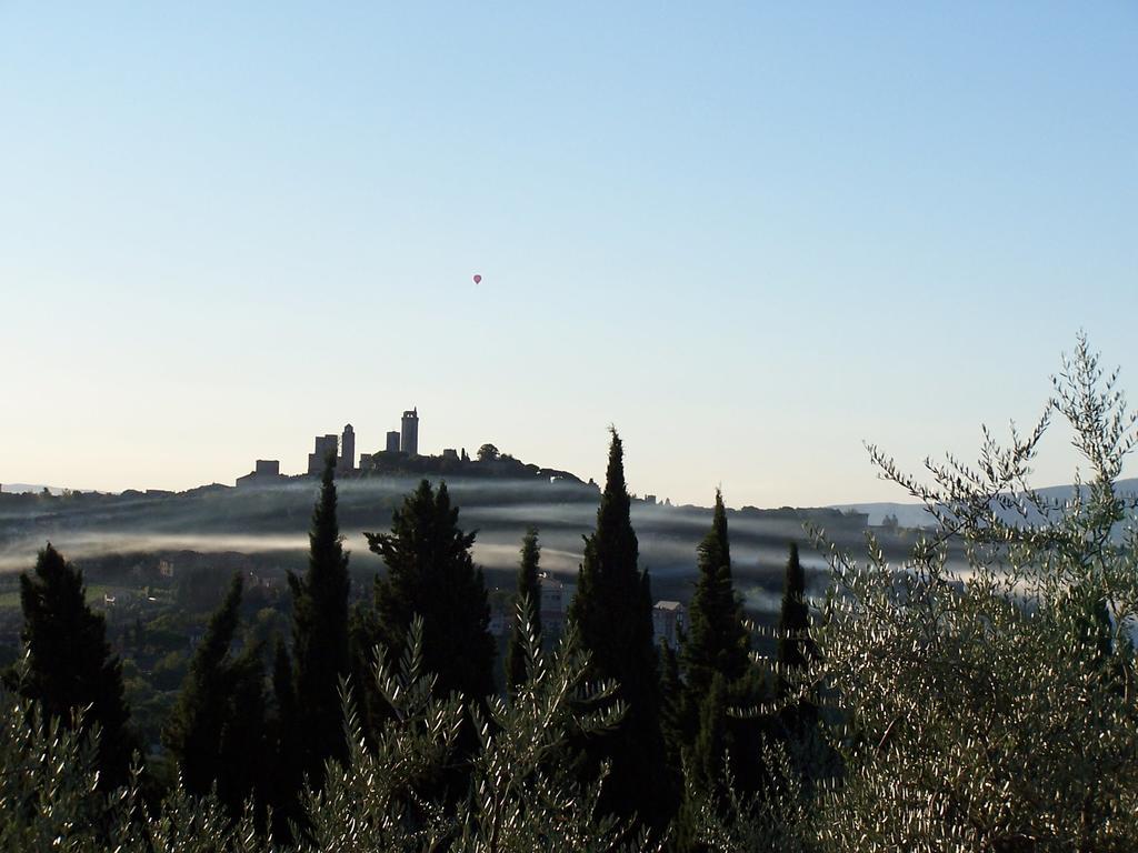 Апартаменты Poggetto Di Montese Сан-Джиминьяно Номер фото